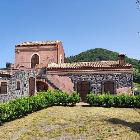 Case Gemmellaro - Family&Friends Nicolosi Exterior photo