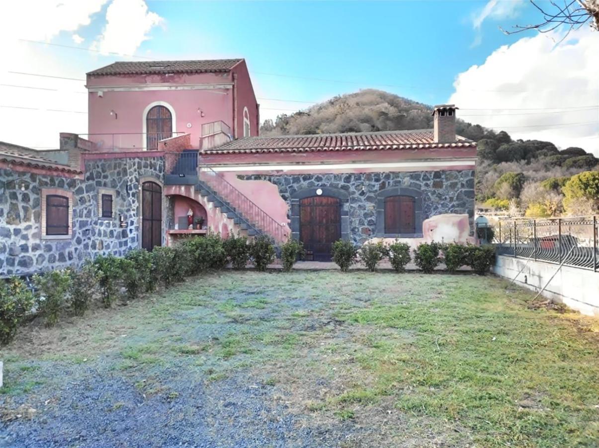 Case Gemmellaro - Family&Friends Nicolosi Exterior photo